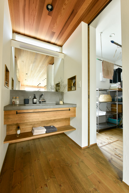 玄関ポーチ Entree Autres Perimetres Par 株式会社 楠亀工務店 Houzz