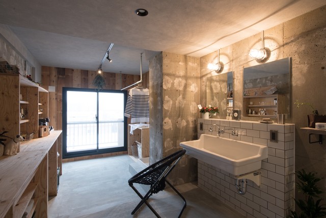 The 中古マンション リノベーション事例 Industrial Utility Room Sapporo By Renoves リノベ札幌 株 Houzz