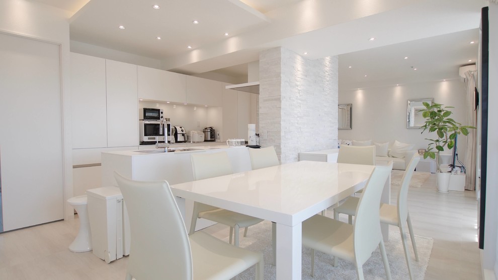 マンションリノベーション トータルインテリアコーディネート O様邸 Modern Living Room Kobe By Simple Style Houzz