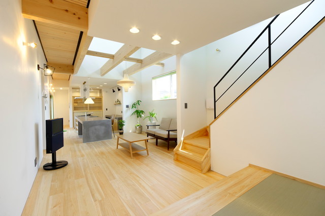 リビングダイニング キッチン 小上がり畳スペースがひとつにつながる開放的な空間 Scandinavian Living Room Other By 合同会社negla設計室 Houzz