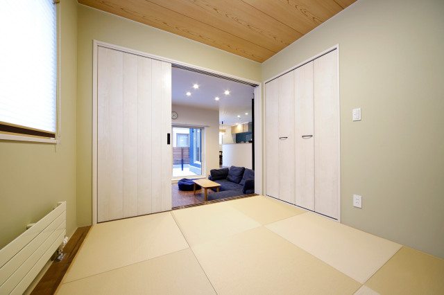 リビング横の和室 Japanese Living Room Sapporo By 豊栄建設株式会社 Houzz