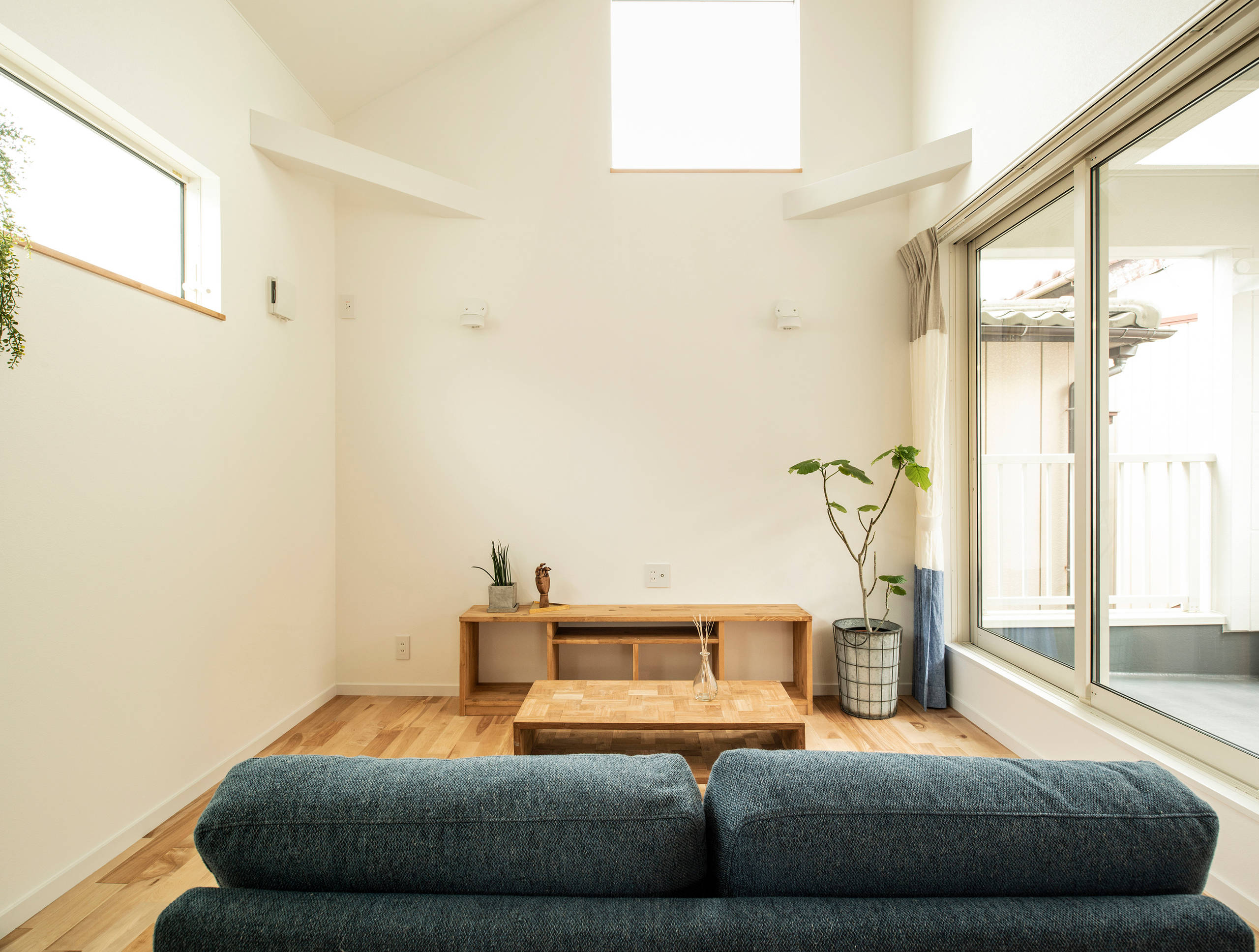 北欧スタイルのおしゃれなリビングのインテリア実例画像 21年8月 Houzz ハウズ