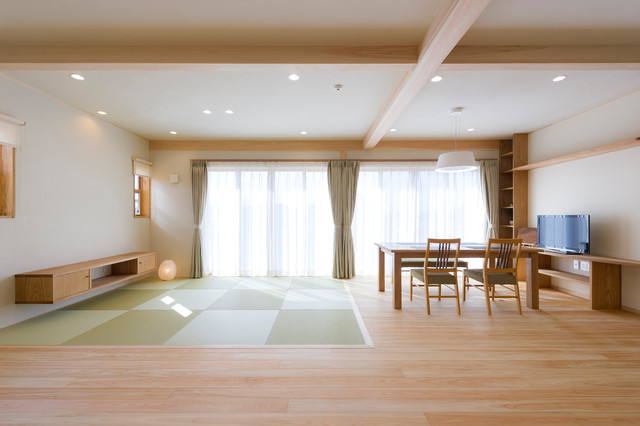 リラックスできる家 木のぬくもり Japonais Salon Autres Perimetres Par 株式会社 横山建設 Houzz