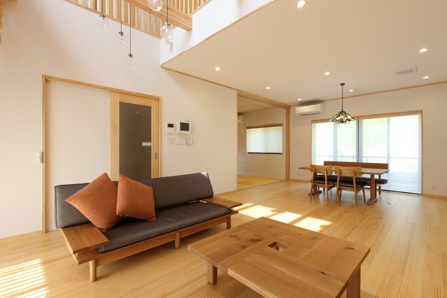 仮称 シンプル和モダンとナチュラルモダン カレイドスコープ効果の光井戸がある家 Moderno Salon Otras Zonas De やまぐち建築設計室 Houzz