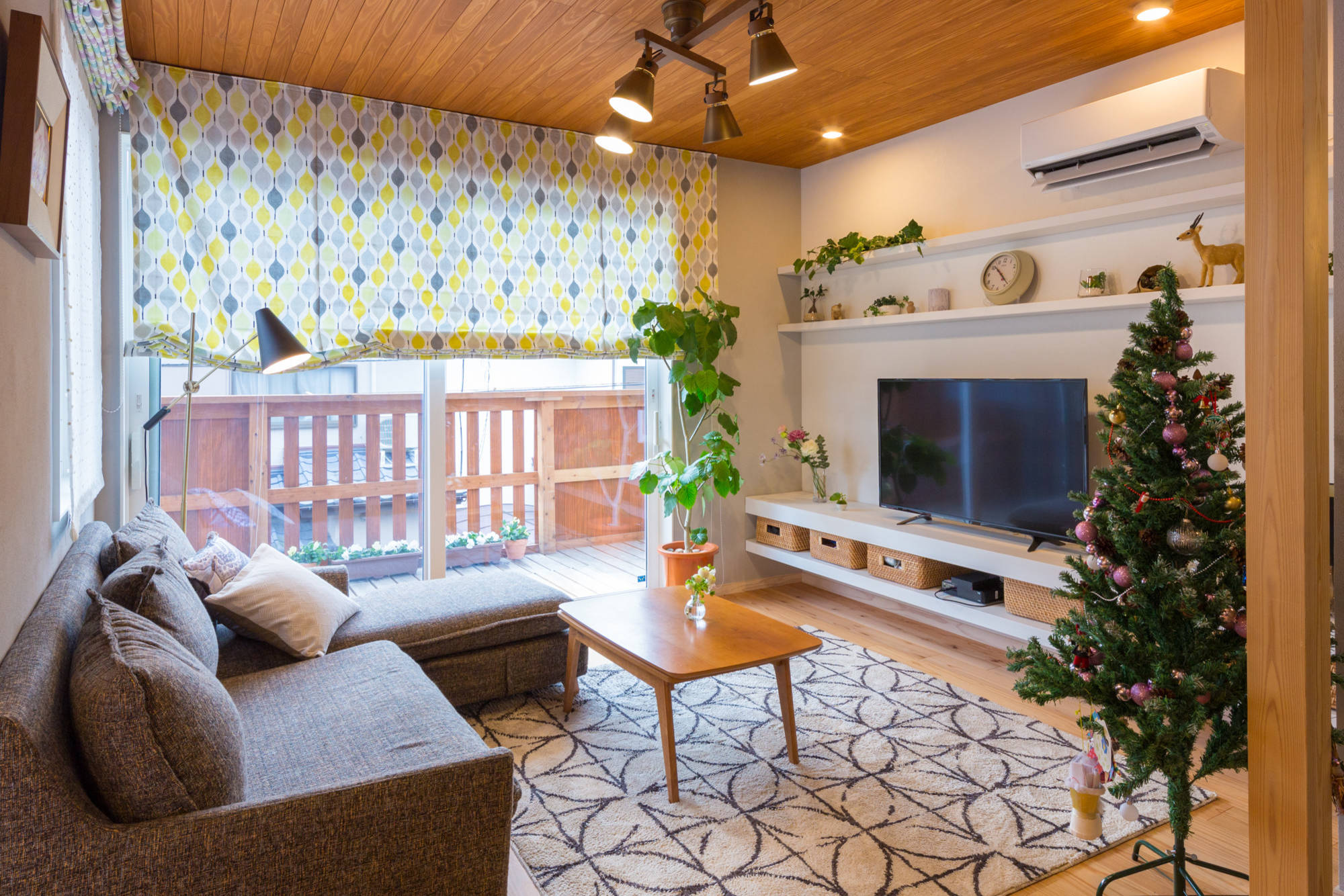 北欧スタイルのおしゃれなリビングのインテリア実例画像 21年8月 Houzz ハウズ