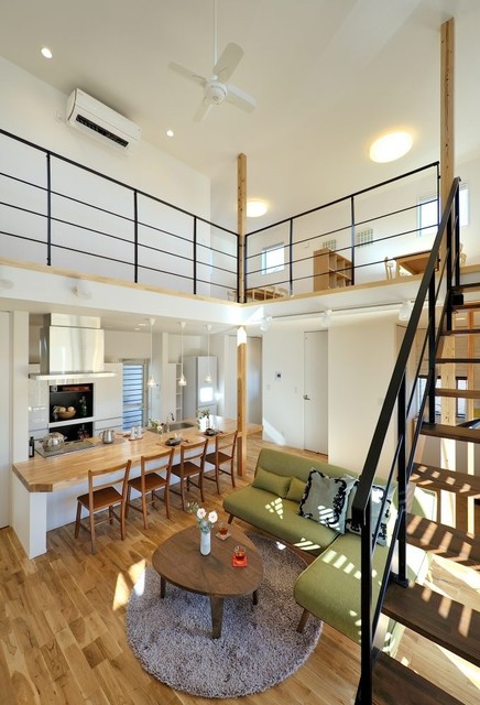 吹き抜けのある家 Asian Living Room Other By 中本建築設計事務所ーファンズホーム Houzz Ie