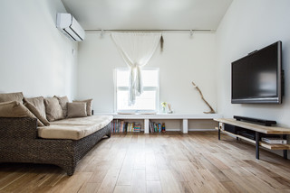 窓際ベンチの事例画像 Houzz