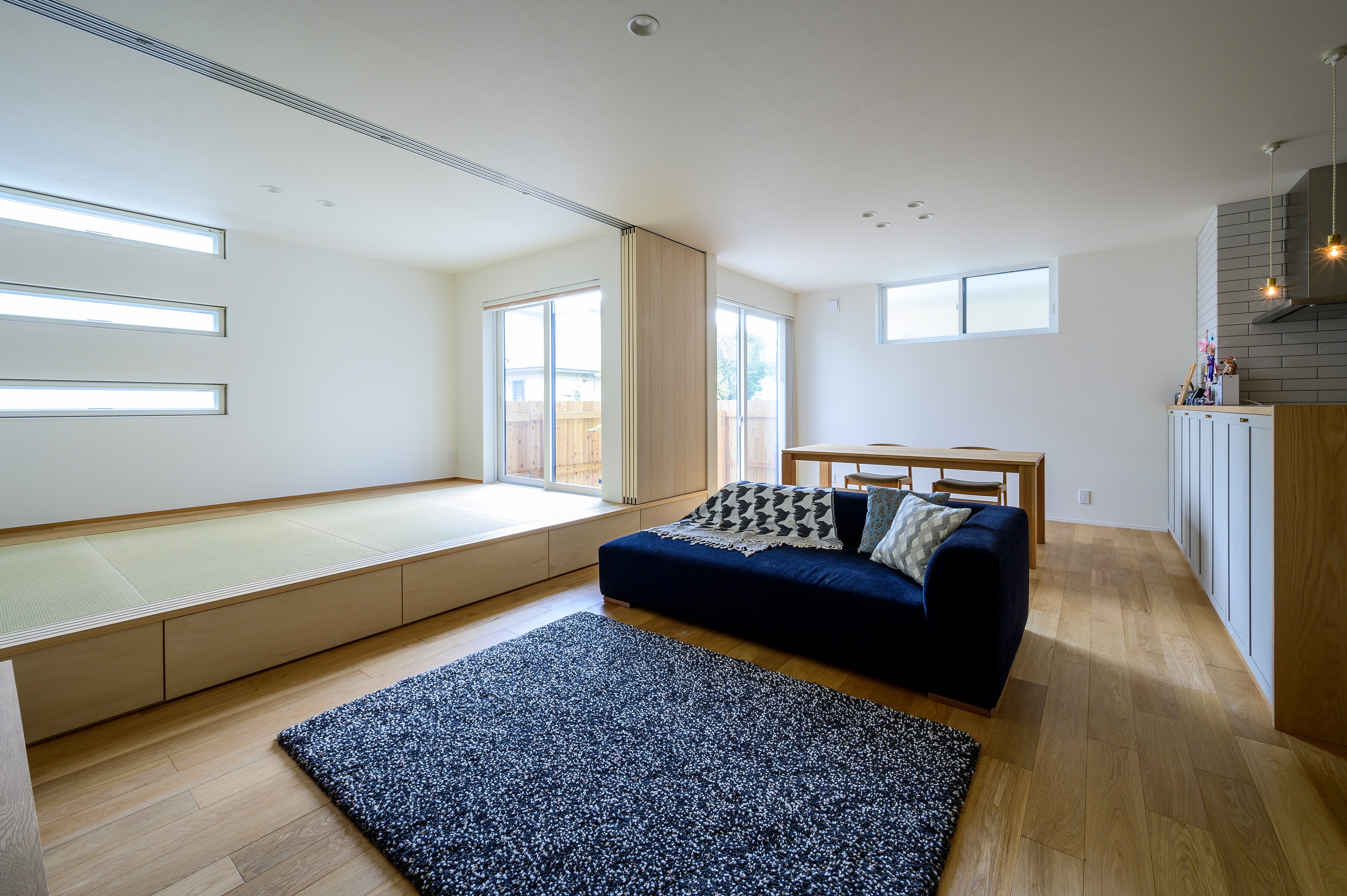 小上がり和室のあるリビング Scandinavian Living Room Osaka By 株式会社 Whale House Houzz