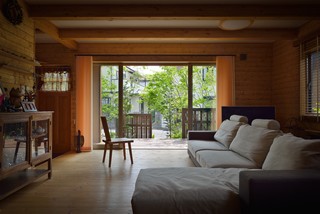 リビング 茶色い壁 のインテリア実例画像 21年9月 Houzz ハウズ