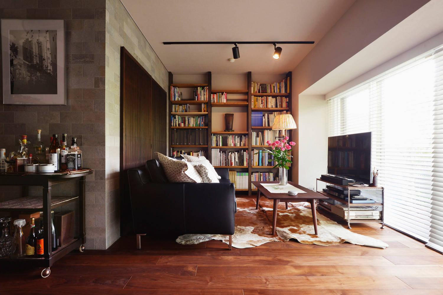 ブラウンのおしゃれなリビングのインテリア実例画像 21年9月 Houzz ハウズ