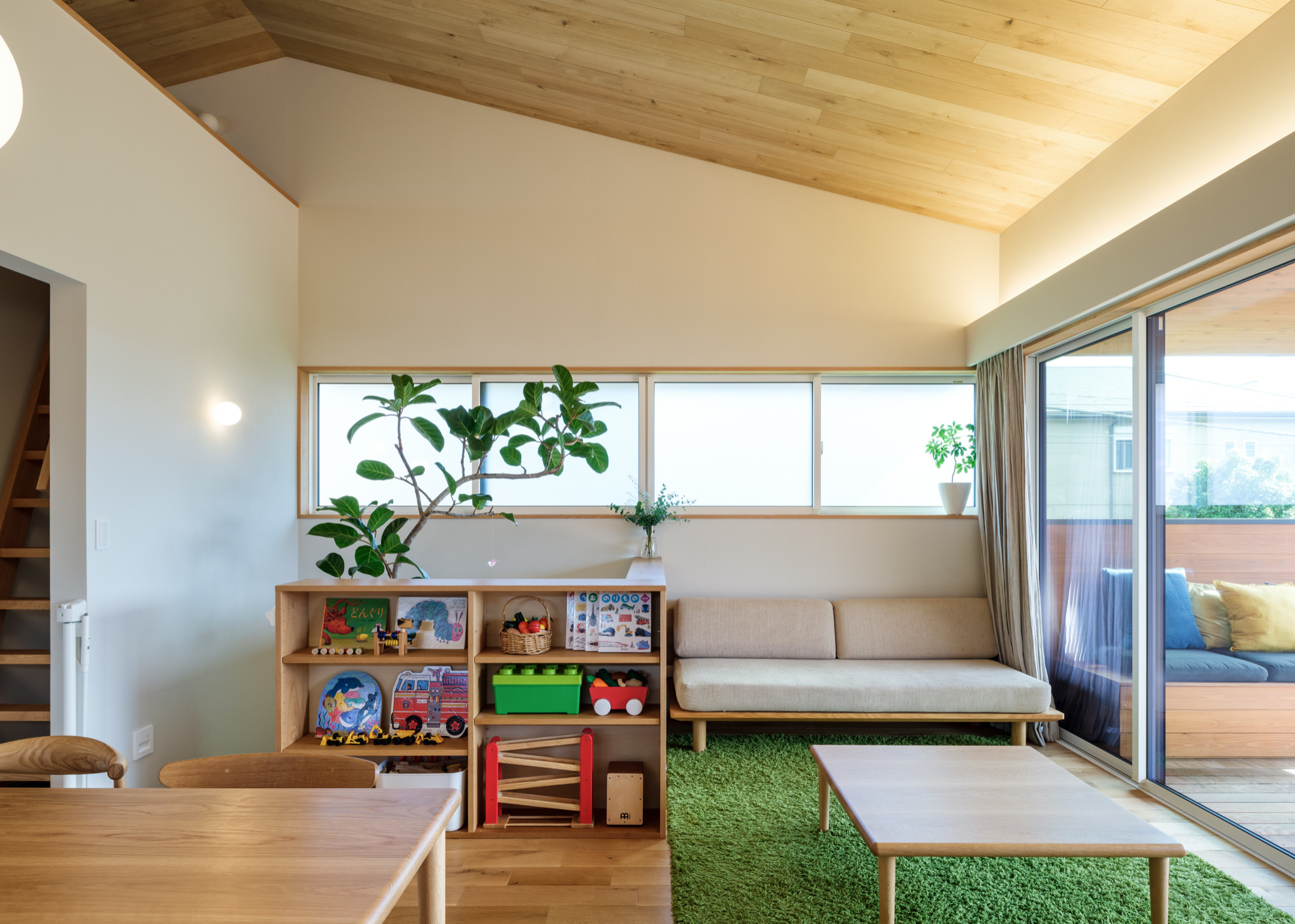 リビング 板張り天井 のインテリア実例画像 21年9月 Houzz ハウズ