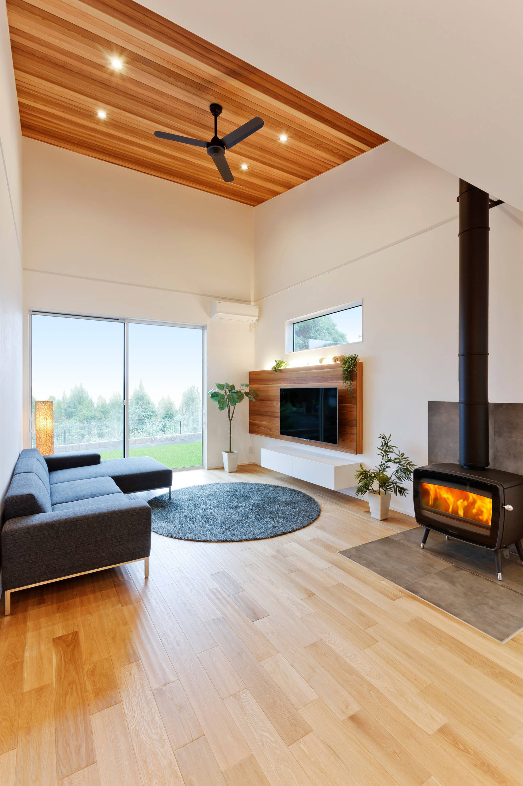 リビング 薪ストーブ のインテリア実例画像 21年9月 Houzz ハウズ リビング 薪ストーブ のインテリア実例画像 21年9月 Houzz ハウズ