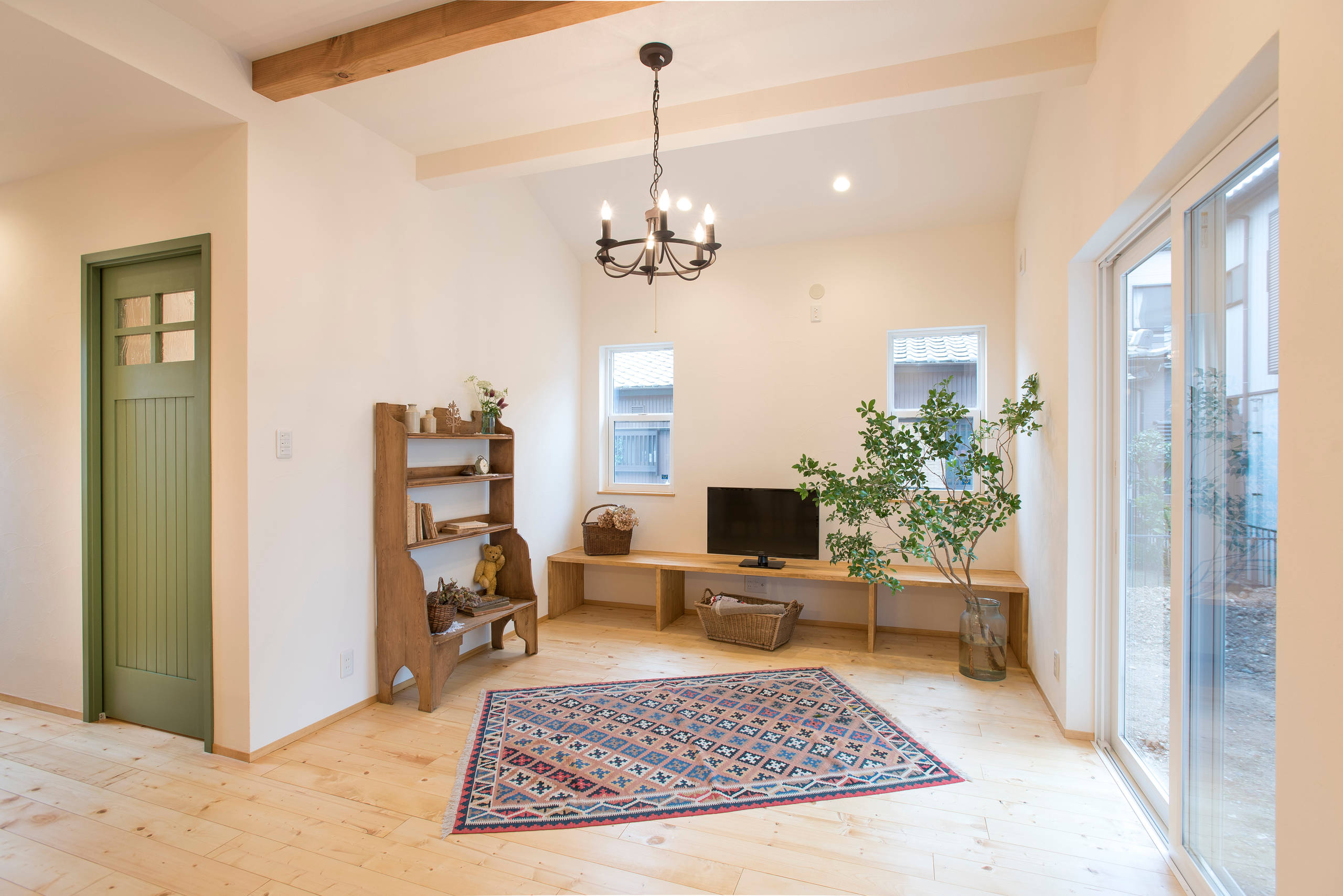 玄関から見える景色が素敵なお家 Farmhouse Living Room Nagoya By 株式会社夢工房キッチンくらぶ Houzz