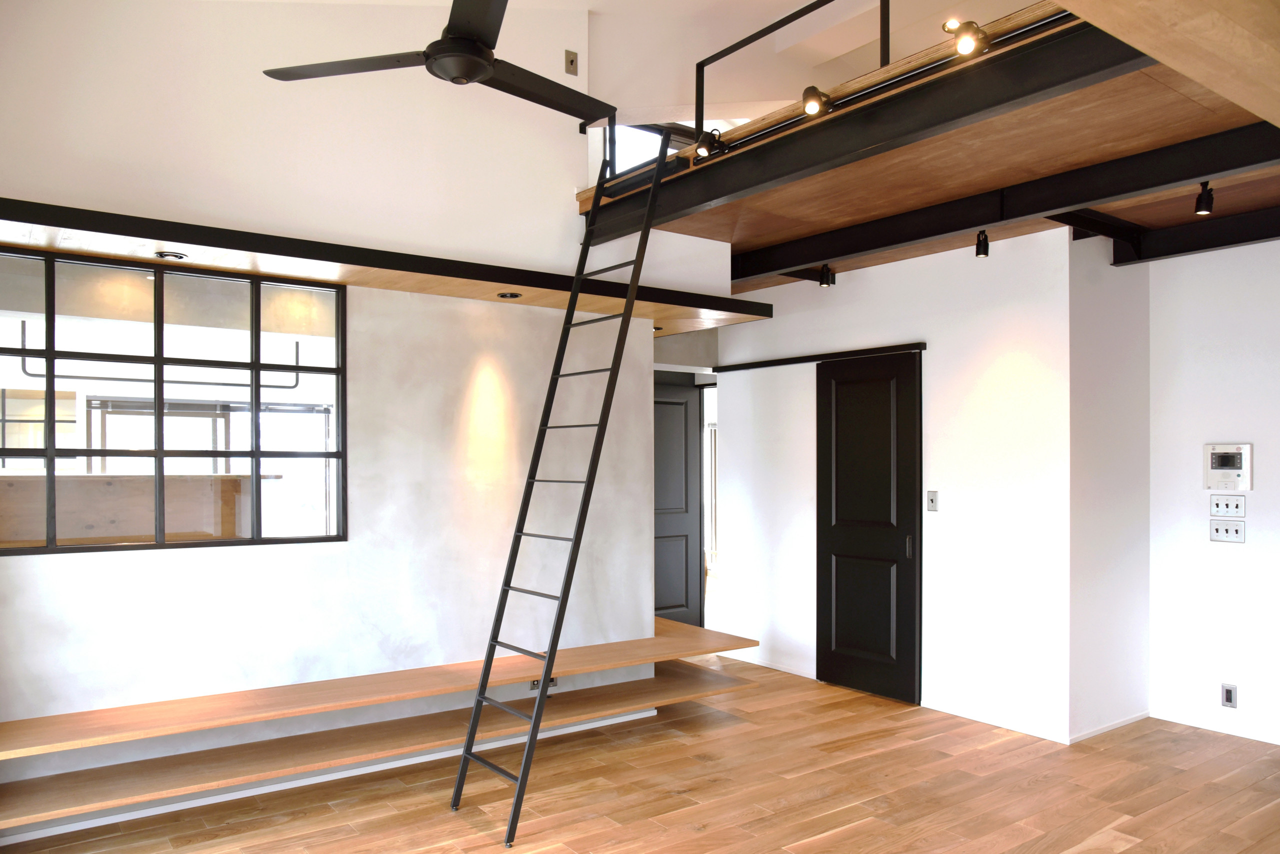 福岡市南区 2ldk Wic ロフト マンションリノベーション Industrial Living Room Fukuoka By Trunk Design Office Houzz
