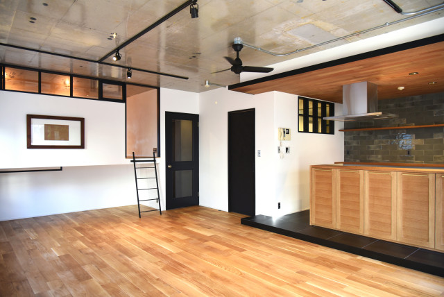 福岡市早良区 2ldk ロフト マンションリノベーション Industrial Living Room Fukuoka By Trunk Design Office Houzz