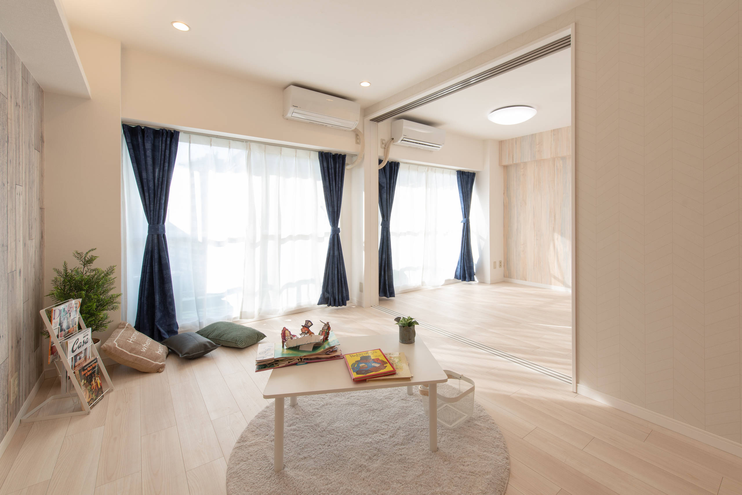 築40年のマンションをシャビーシックにリノベーション Asian Living Room Other By 株式会社武井工務店 Houzz
