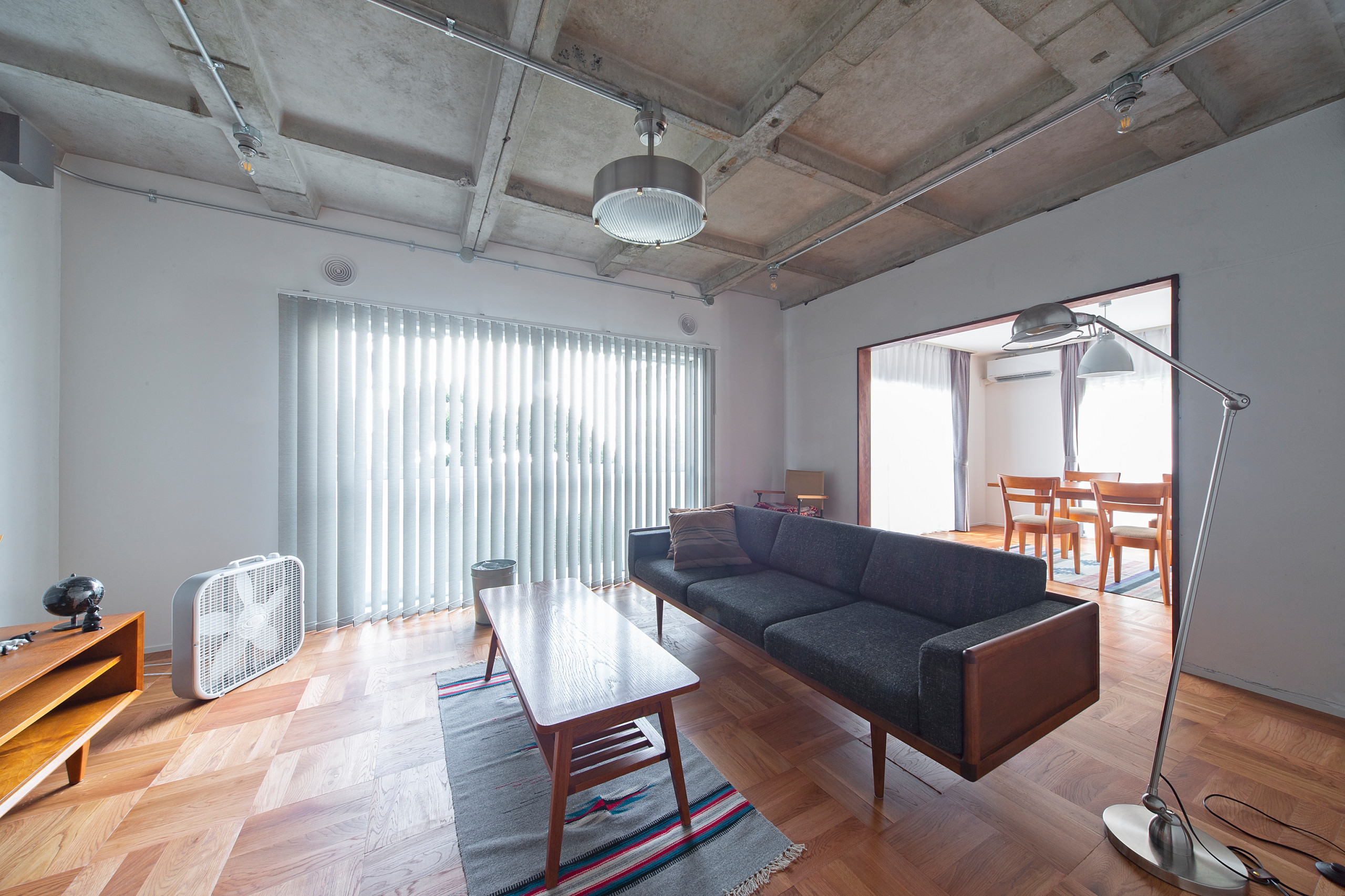 75 Beautiful Wallpaper Ceiling Living Space Pictures Ideas June 21 Houzz