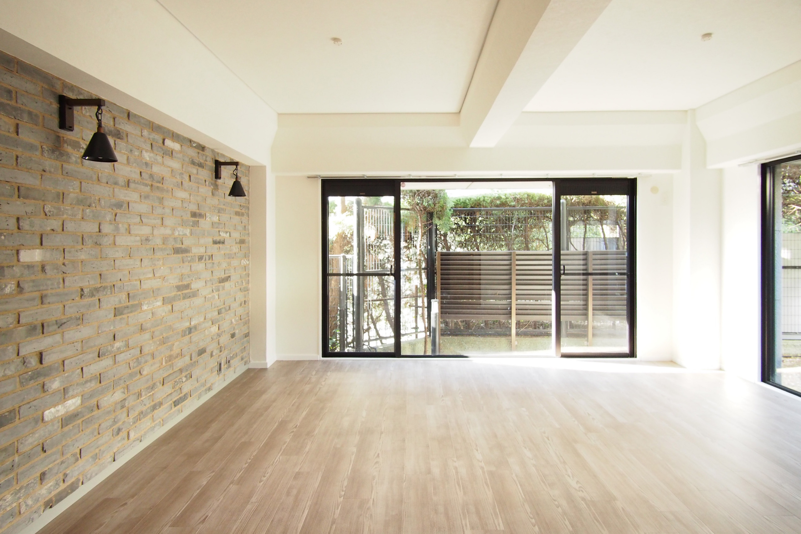 芦屋の賃貸リノベーション2 Modern Living Room Kobe By Sqool一級建築士事務所 Houzz