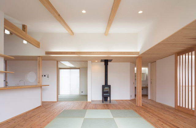 薪ストーブのある木造平屋 Japansk Fasad Annan Av 住まい工房たくみ設計 Houzz