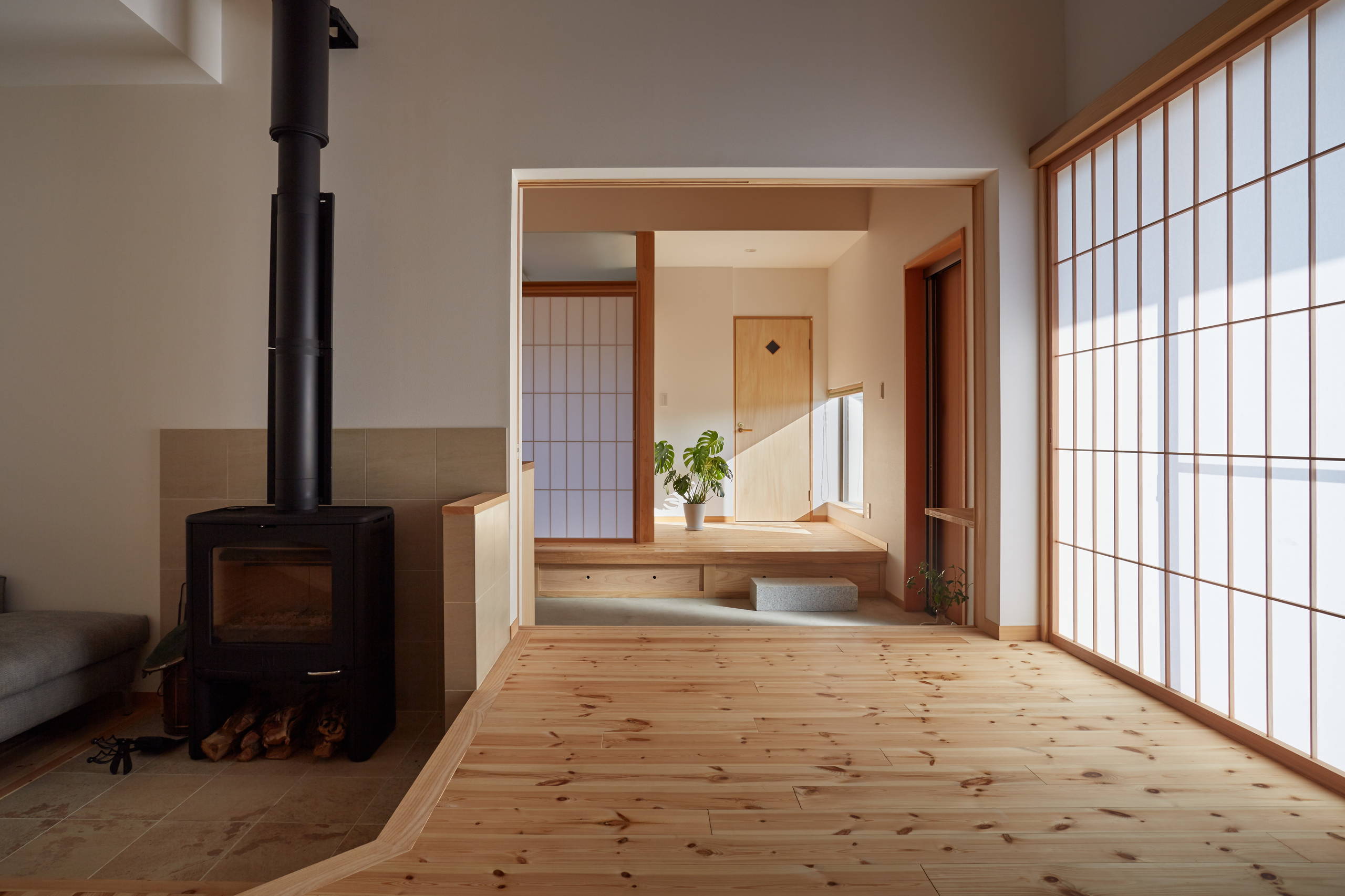 通り土間のある家 Japanese Living Room Other By Atelier Tama アトリエ珠一級建築士事務所 Houzz