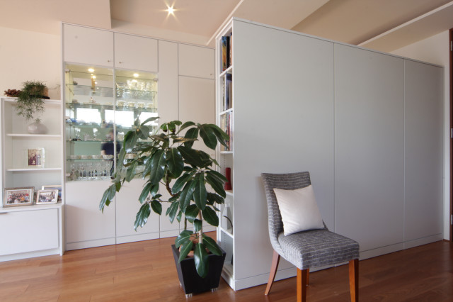 リビングダイニングの間仕切り収納 Contemporain Salle A Manger Tokyo Par Ip Einrichten Japan Houzz