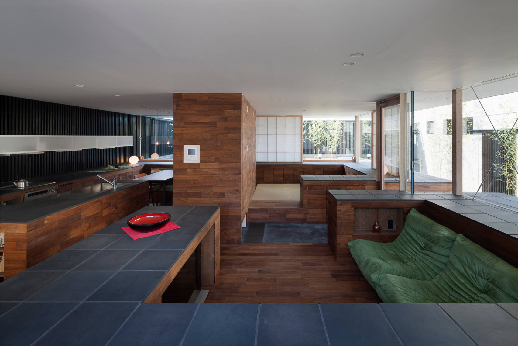 Nesting In The Earth Japanese Living Room Other By 岸本和彦 Acaa Houzz Nesting In The Earth Japanese Living Room Other By 岸本和彦 Acaa Houzz
