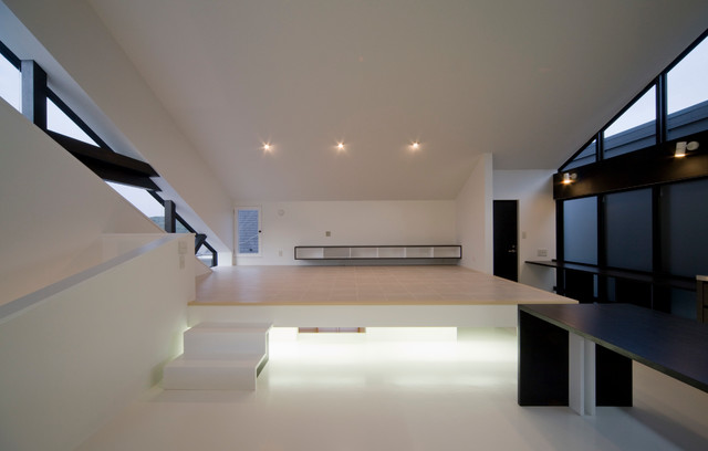 Ouchiー06 斜め窓の家 Modern Living Room Tokyo By 石川淳建築設計事務所 Houzz Uk