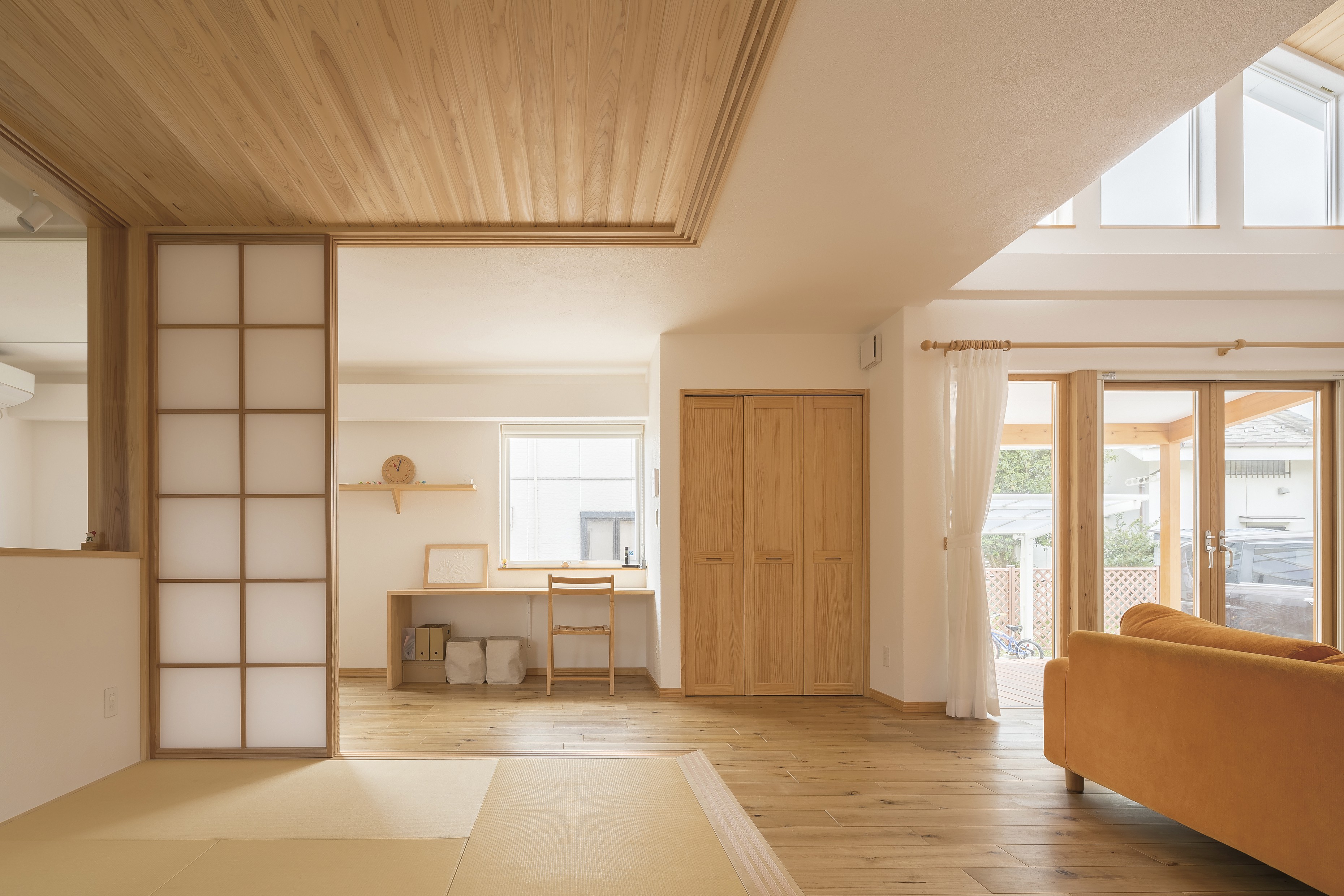 75 Beautiful Tatami Floor Living Space With A Tv Stand Pictures Ideas September 21 Houzz