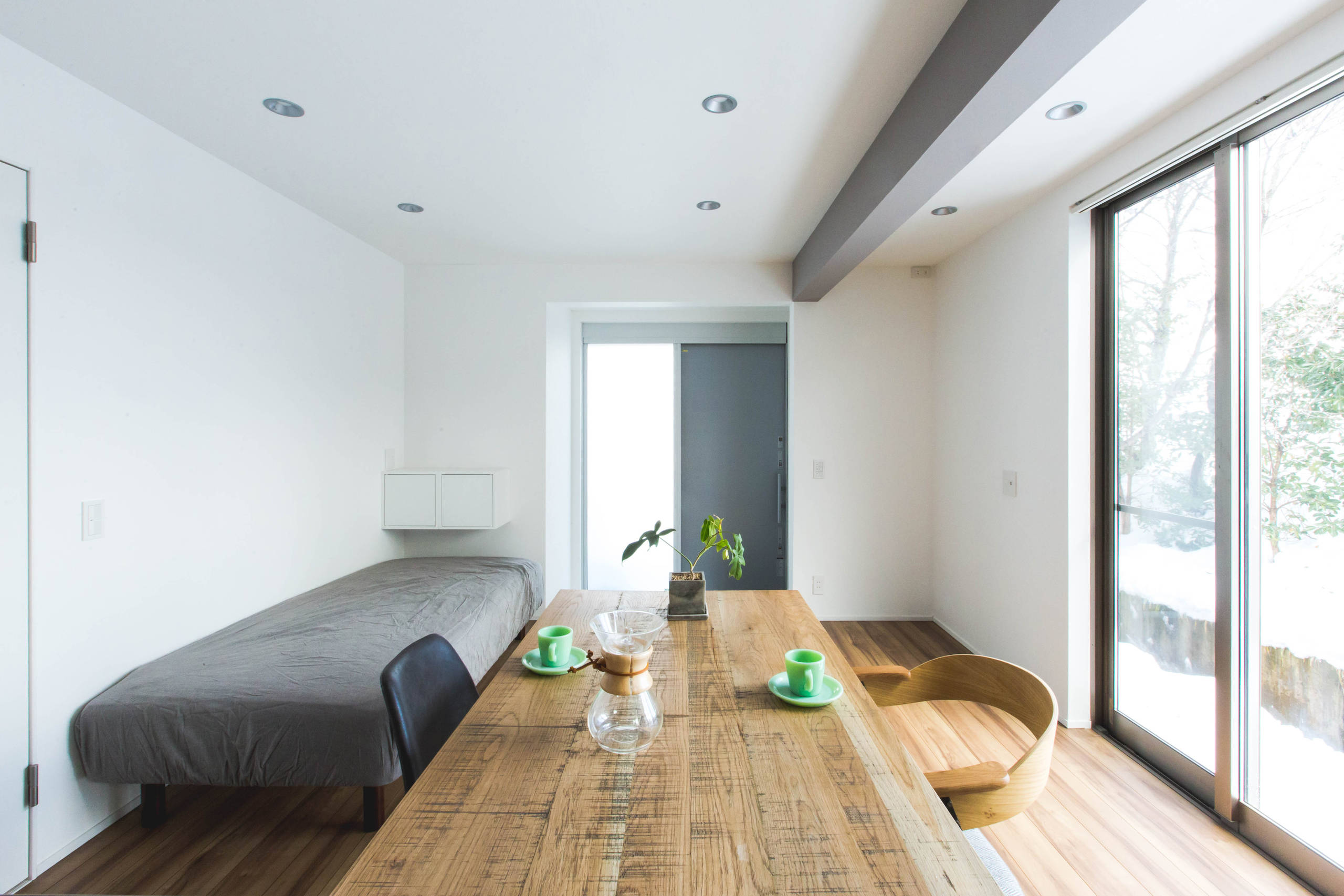 Space Saving Shared House 33 124 の狭小省スペースなシェアハウス Modern Living Room Kyoto By Color Label Design Office 殿村明彦 Houzz