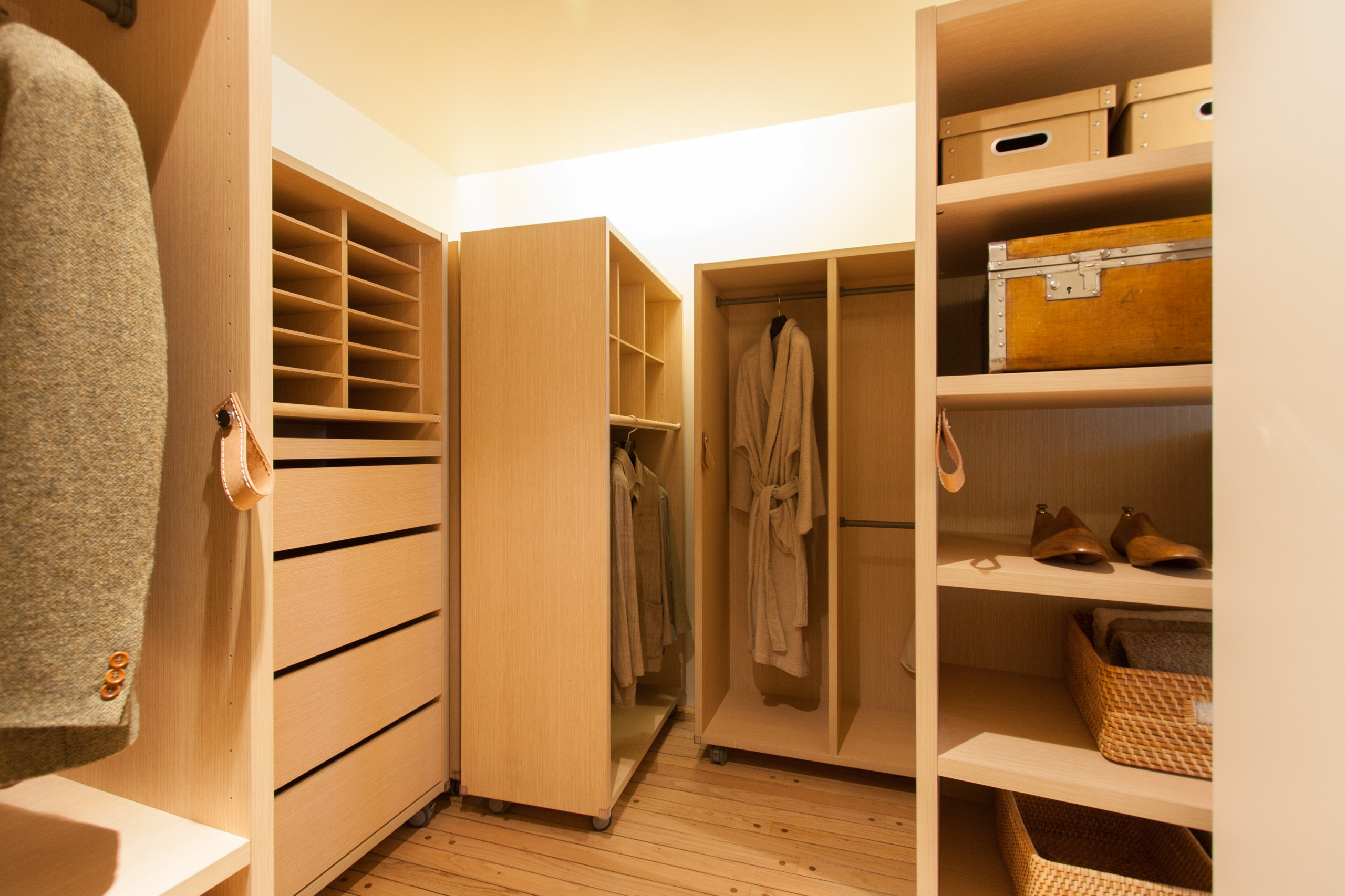 クローゼット内収納 Modern Closet Tokyo Suburbs By ギャラリー収納 青山 Houzz