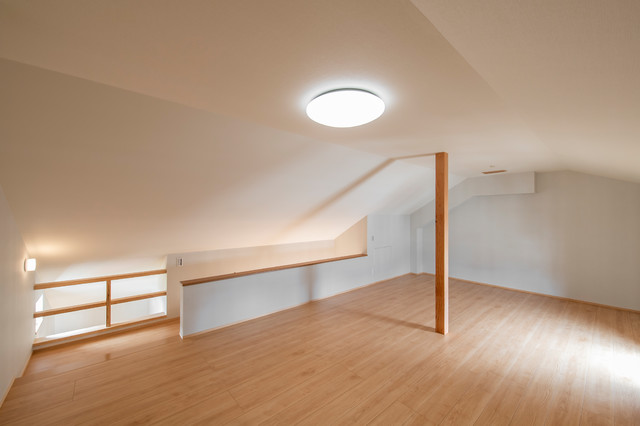 床下エアコンと格子壁の家 Asiatico Cocina Tokio De 株式会社真柄工務店 Houzz