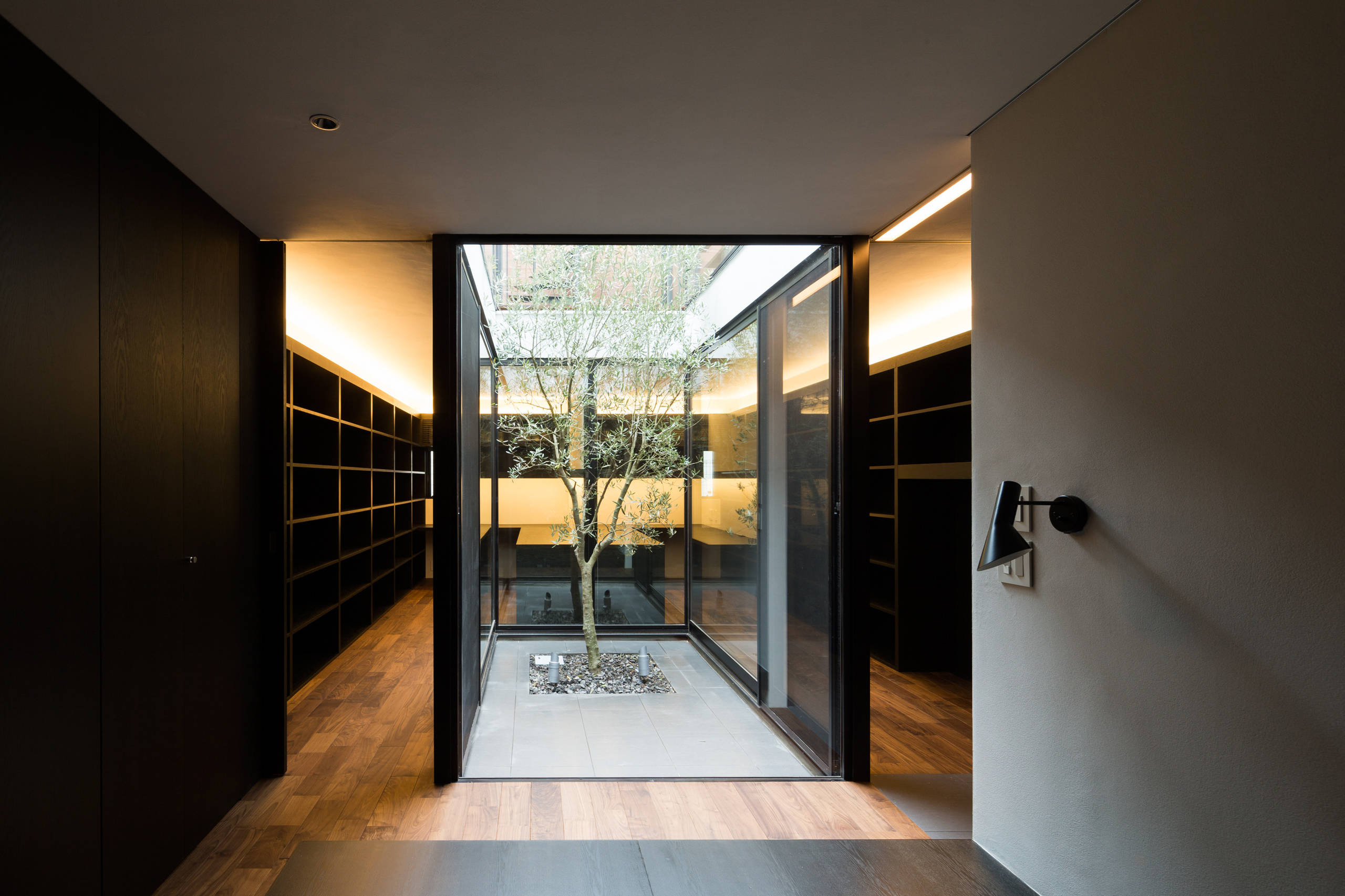 Ark Asian Closet Tokyo By 株式会社apollo一級建築士事務所 Houzz