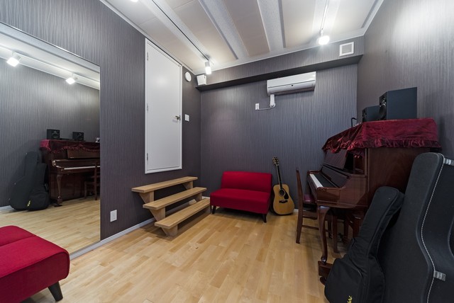 住宅街に地下防音部屋を設けた日々音楽に満ちた4層の家 Contemporary Living Room Nagoya By A Gallery アールプランナー Houzz