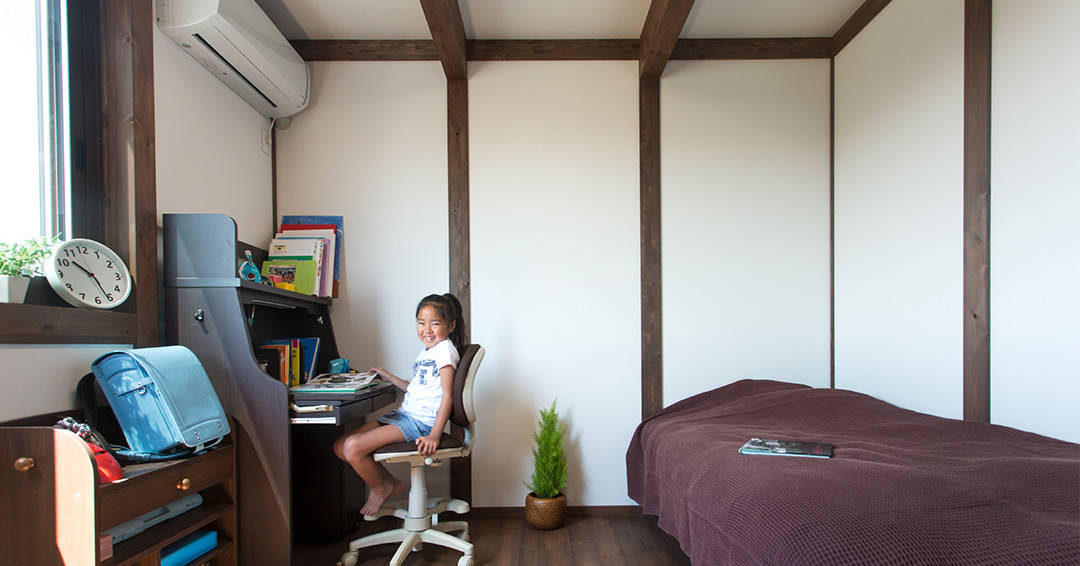 シンプルだけどカッコいい どっしり重厚感のある家 Asian Kids Other By サイエンスホーム Houzz