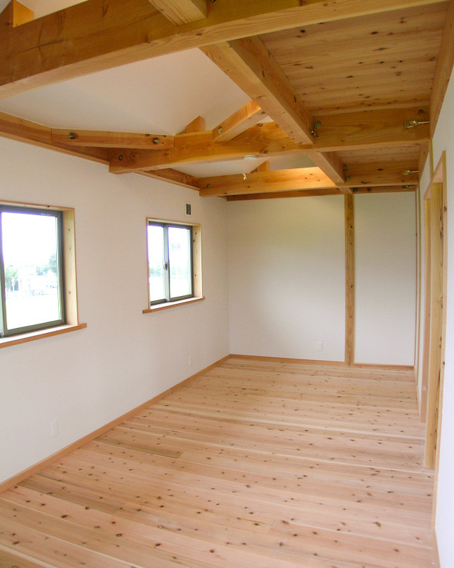 子供部屋はお子さんが小さいうちは大きな一部屋にしてみんなで使えるように Kids By はんべ工務店 Houzz