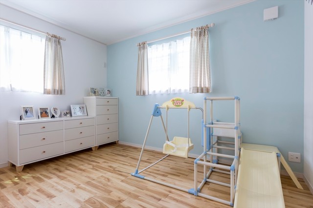 Ldkにキッズスペースのあるプロヴァンススタイルの家 Scandinavian Kids Other By ジャストの家 Houzz Uk