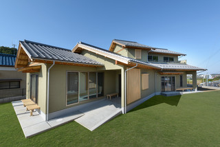 くの字に曲がった和風住宅 Japanese Exterior Other By 有限会社 三幸住宅 Houzz