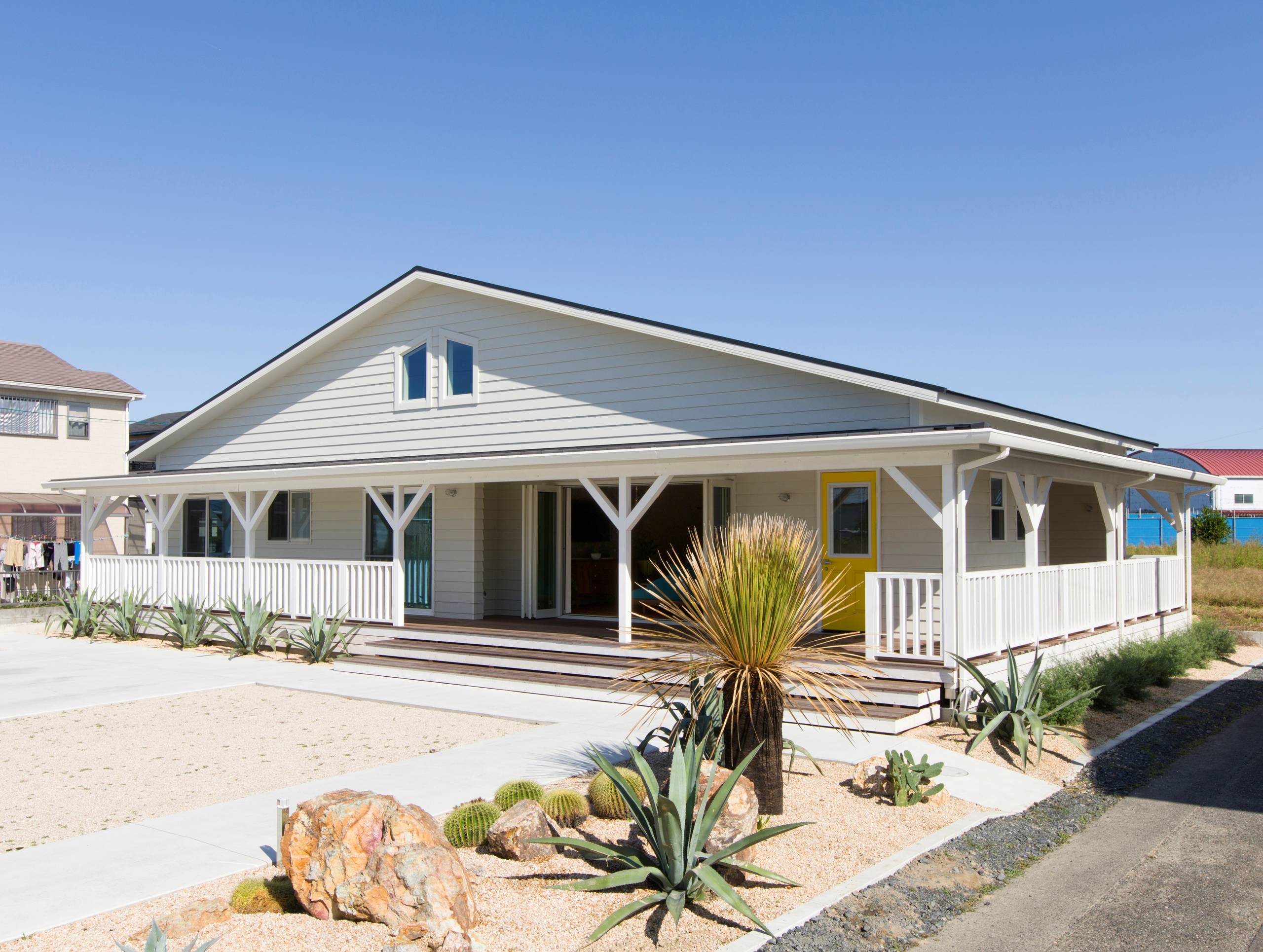 おしゃれなビーチスタイルの家の外観の画像 21年10月 Houzz ハウズ