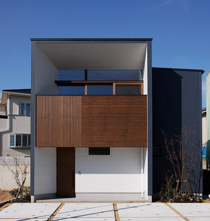 おしゃれなモダンスタイルの家の外観の画像 21年6月 Houzz ハウズ