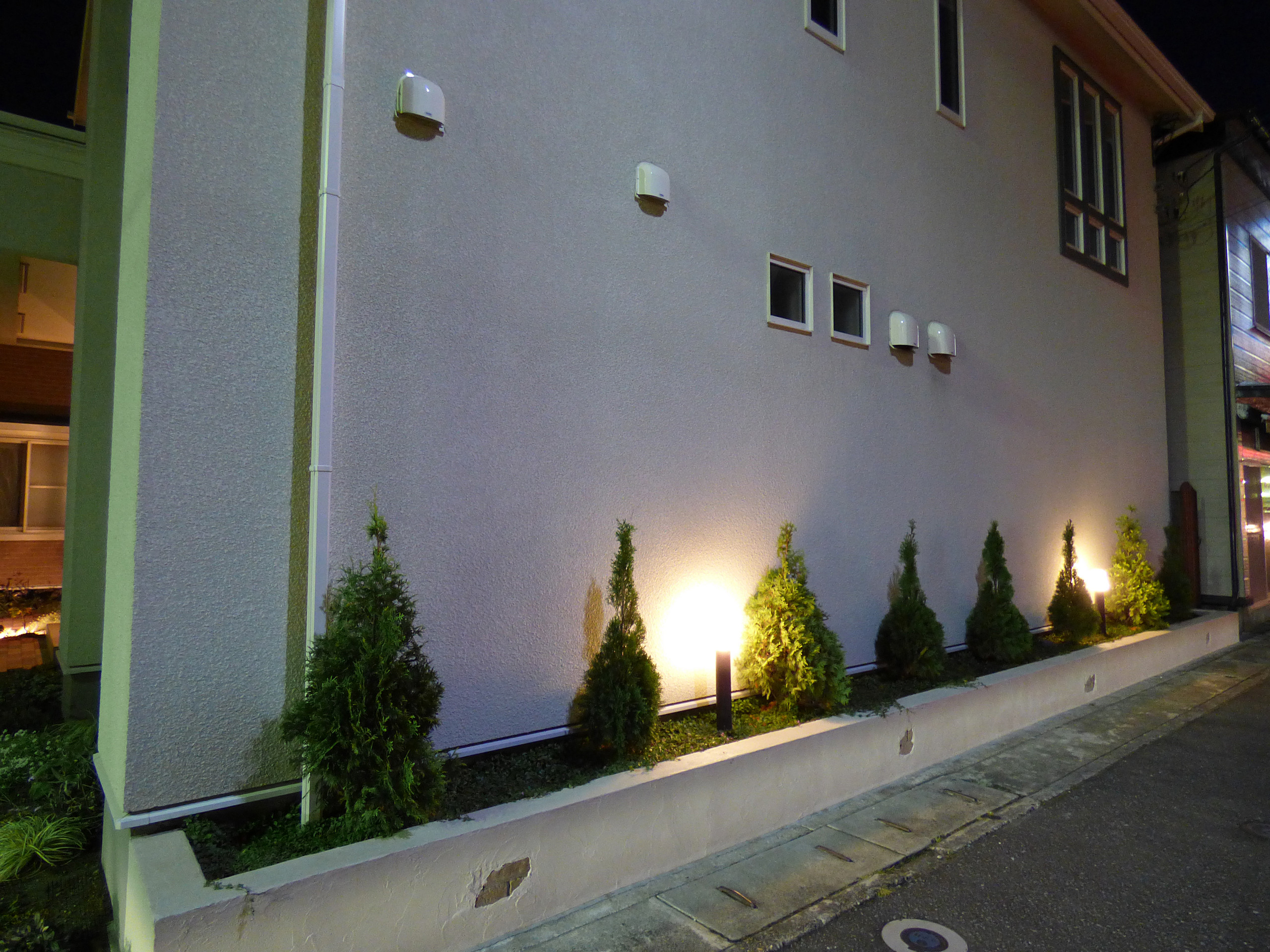 イタリアのパティオ 癒しの庭 エクステリアモミの木 花巻店モデッロ 岩手県ｋ様邸 Asian Exterior Tokyo Suburbs By Proの庭照明 ライティングマイスター Houzz