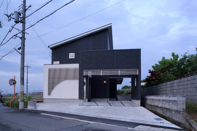 シンプルに暮らすモノトーンneo和モダンの家 Modern House Exterior Other By やまぐち建築設計室 Houzz Uk
