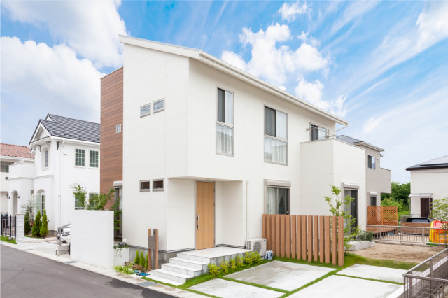 ナチュラルモダンな空間で暮らす モダン 家の外観 他の地域 アニバーサリーホーム Houzz ハウズ