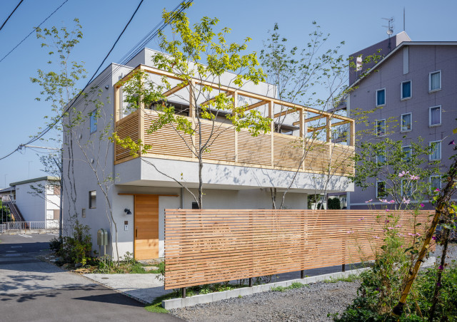 パーゴラテラスの家 - Asian - House Exterior - Other - by 関本竜太｜リオタデザイン | Houzz UK