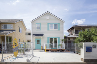 ファッションブランドのショールームのよう カリフォルニアスタイルのお家 Coastal House Exterior Other By Design House F 古川工務店 Houzz Uk