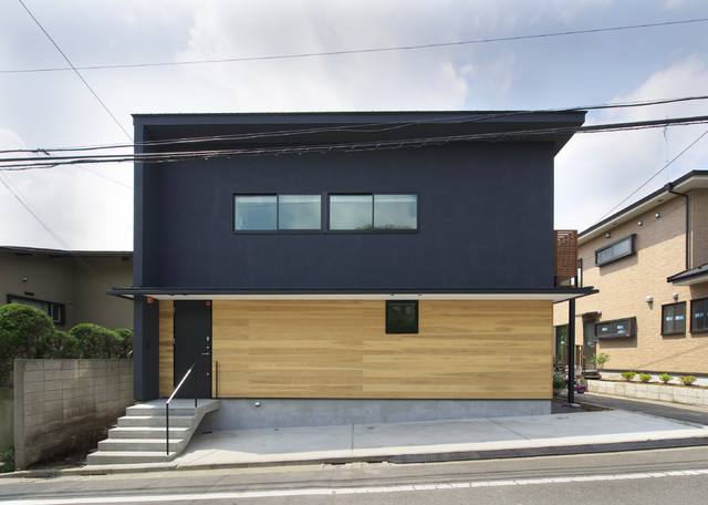 世田谷区 U邸 Industrial House Exterior Tokyo By 桃山建設株式会社 Houzz Ie