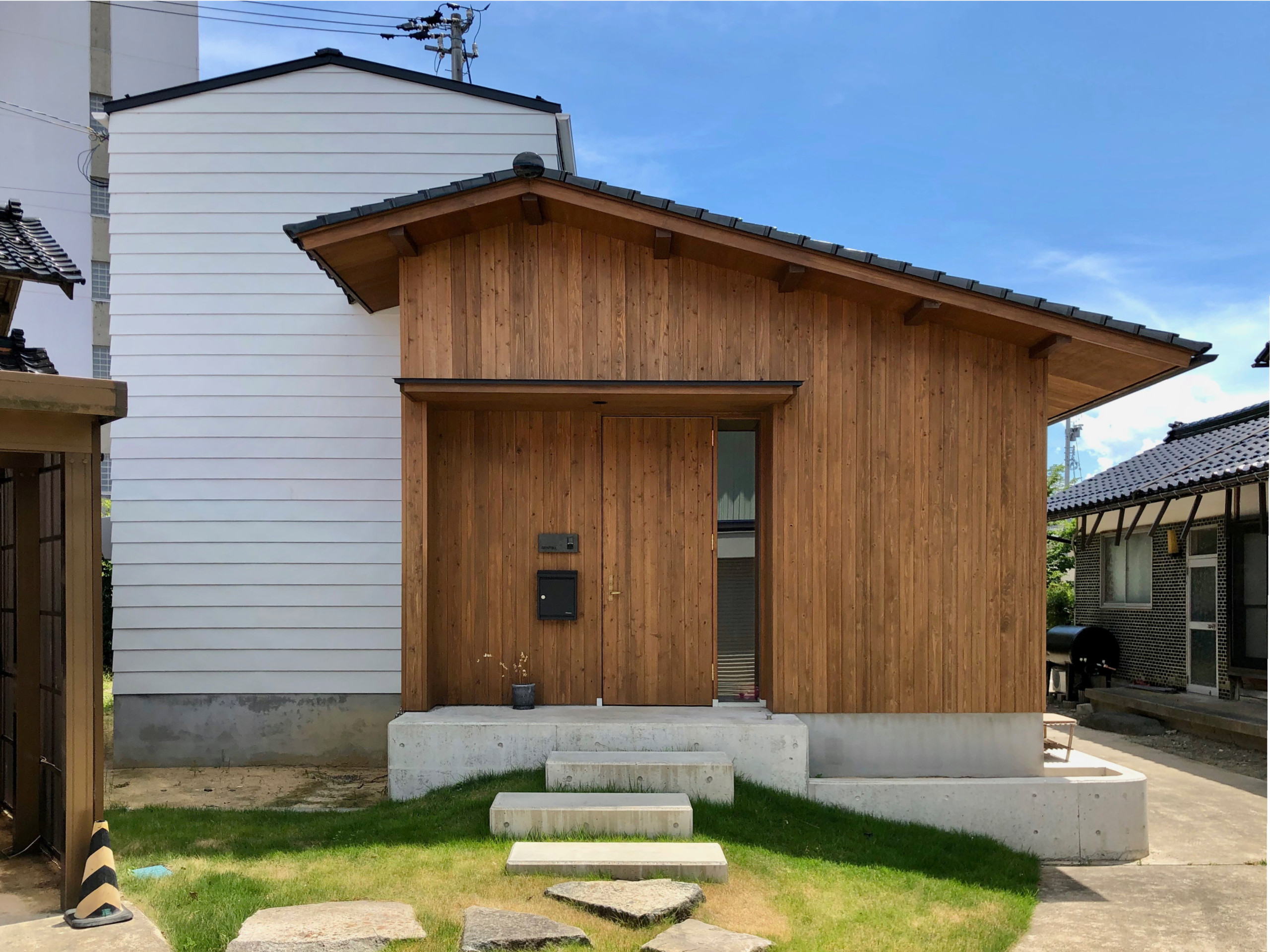 おしゃれな切妻屋根の家の画像 21年9月 Houzz ハウズ