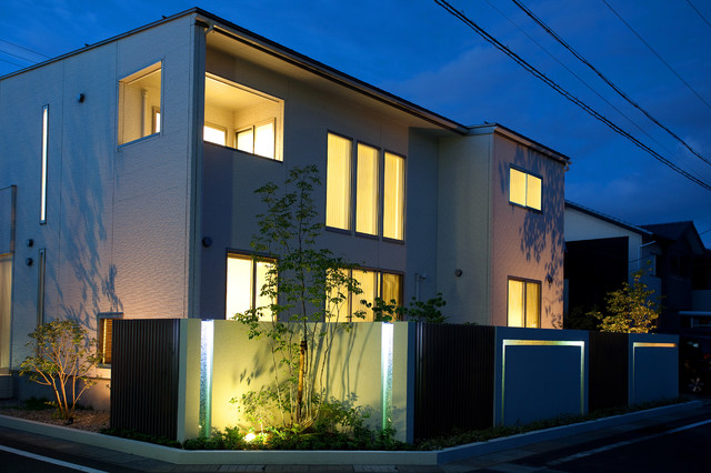 住宅と植栽と照明の調和 株式会社リバーフォレスト 福井県 個人邸 Contemporain Facade Faubourg De Tokyo Par Proの庭照明 ライティングマイスター Houzz