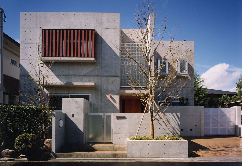 内装に無垢のスギ板を使ったコンクリート住宅 Modern Exterior Osaka By 有限会社 田園都市設計 Houzz