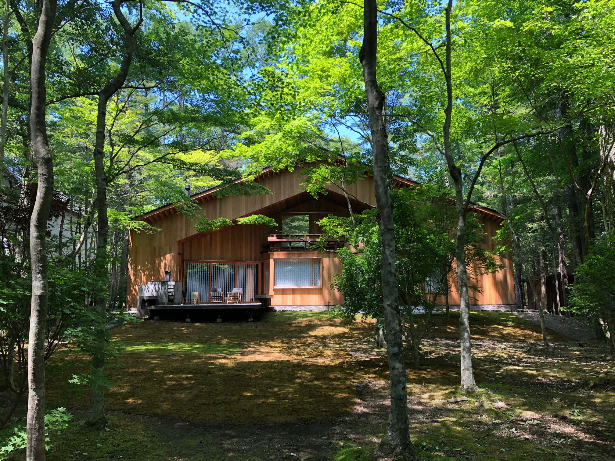 南側立面 木々の中に 掘りの深い立面が現れる Exterior Other By Ken Yokogawa Architect Associates Inc Houzz