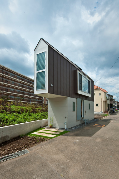 Houzzツアー 川に寄り添うように立つ 風景とつながる小さな家 Houzz ハウズ